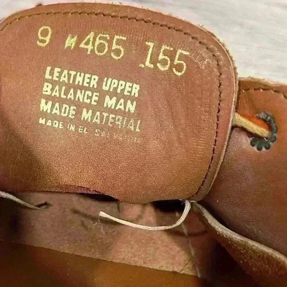 Vintage Levi’s Tan Leather Boat Shoes Slip On Brown Loafers NEW Levis Size 9